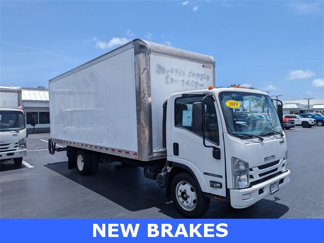 2019 Isuzu NPR photo 2
