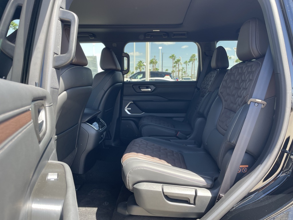 2025 Nissan Armada Platinum photo 19
