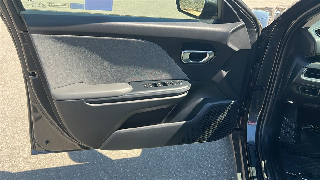 2025 Kia K4 EX photo 19