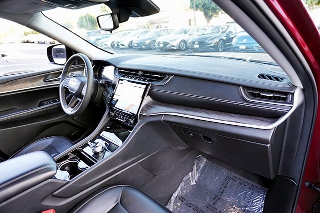 Used 2023 Red Jeep Limited image 9