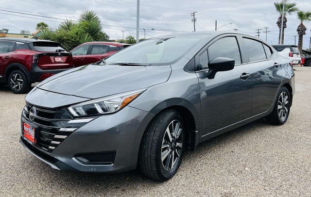 2024 Nissan Versa 1.6 S photo 2