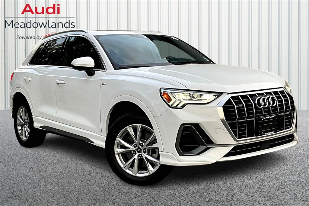 2024 Audi Q3 S line Premium Plus photo 3