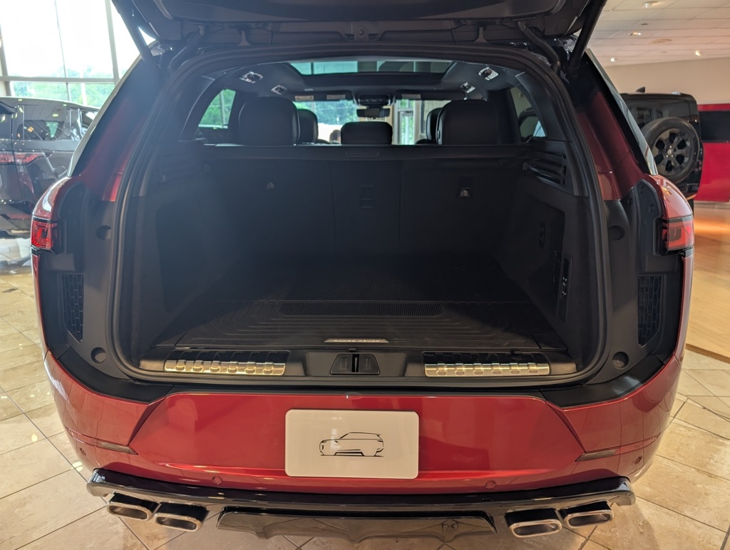 2025 Land Rover Range Rover Sport SE photo 5