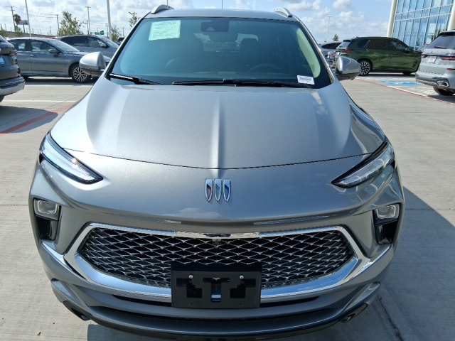 2025 Buick Encore GX Avenir photo 2