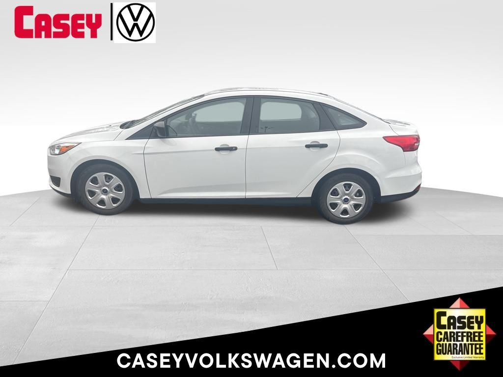 2017 Ford Focus S's photo