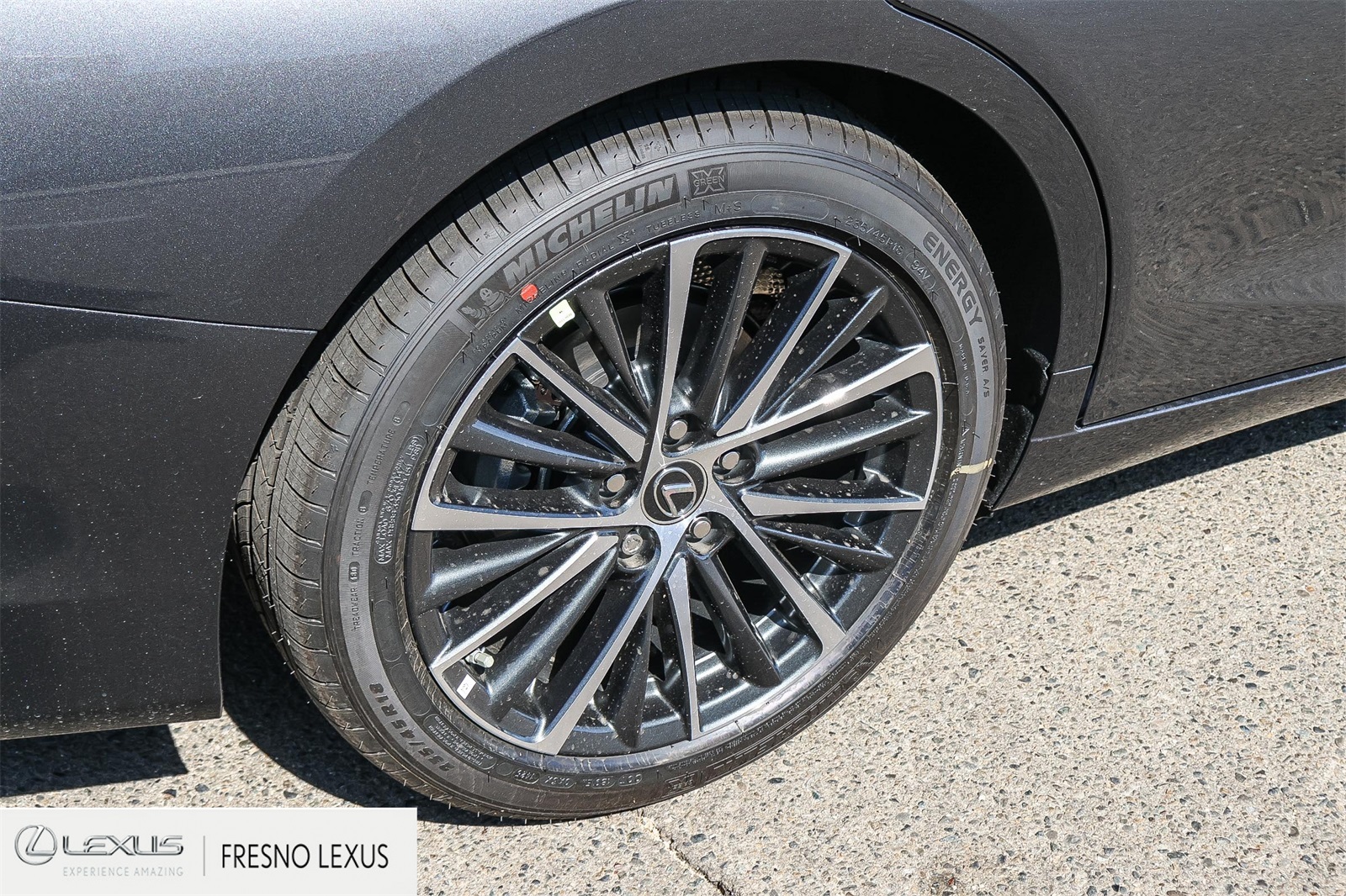 2025 Lexus ES 300h photo 8
