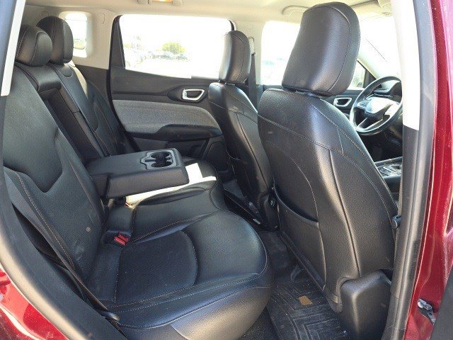 2022 Jeep Compass Latitude Lux photo 10