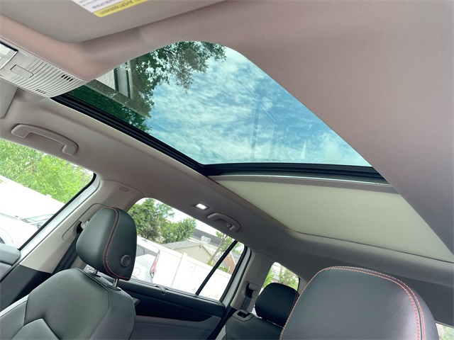 2025 Volkswagen Atlas Peak Edition SE Technology photo 17