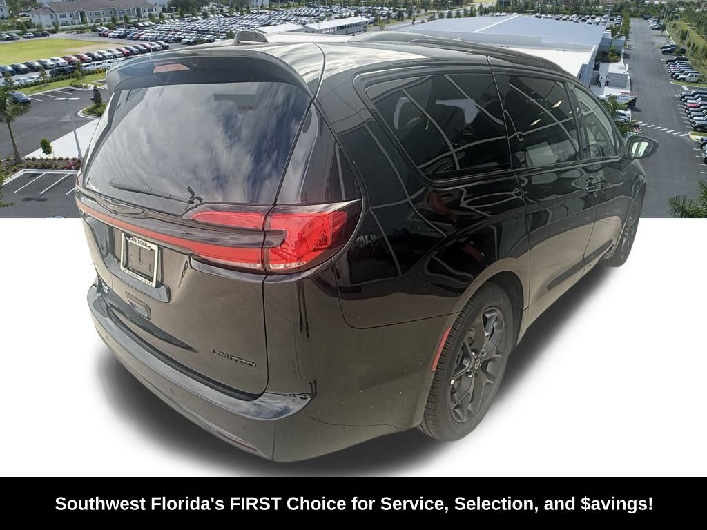 2026 Chrysler Pacifica Limited photo 4
