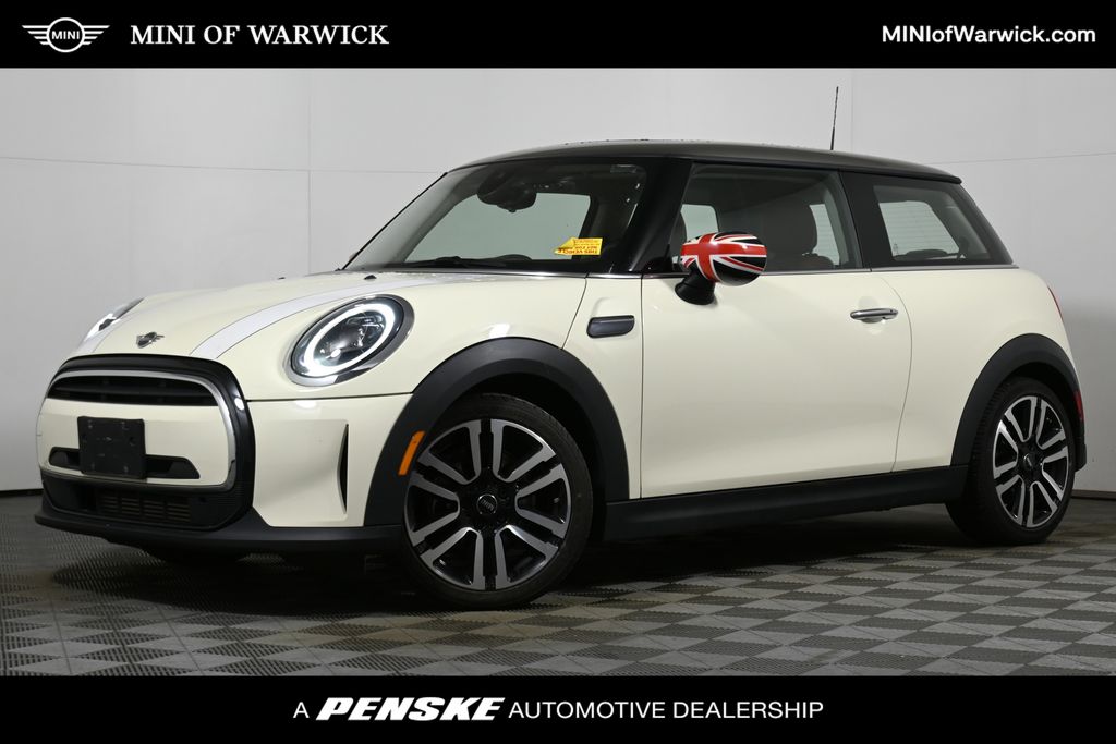 2022 MINI Hardtop 2 Door's photo
