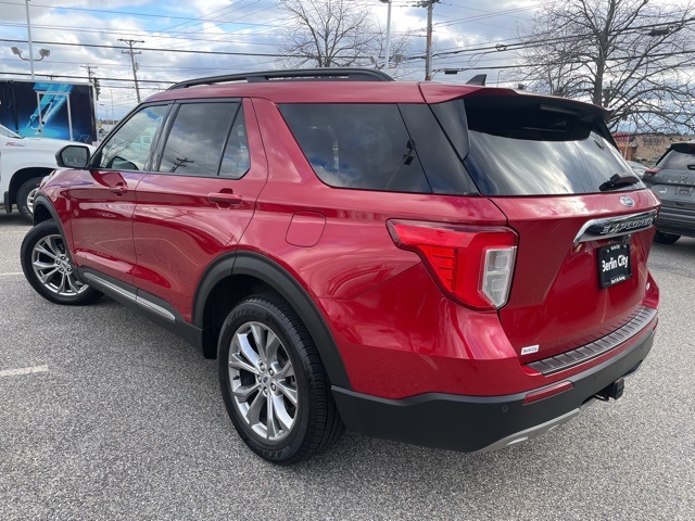 2021 Ford Explorer XLT photo 2