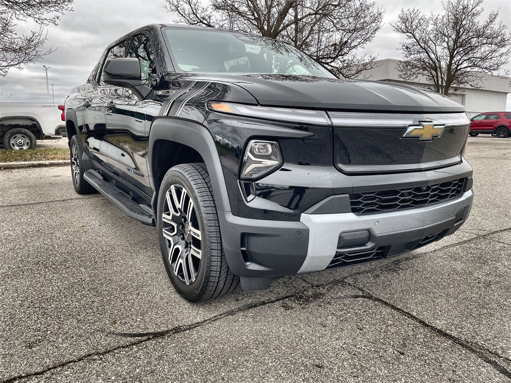 2026 Chevrolet Silverado EV LT photo 2