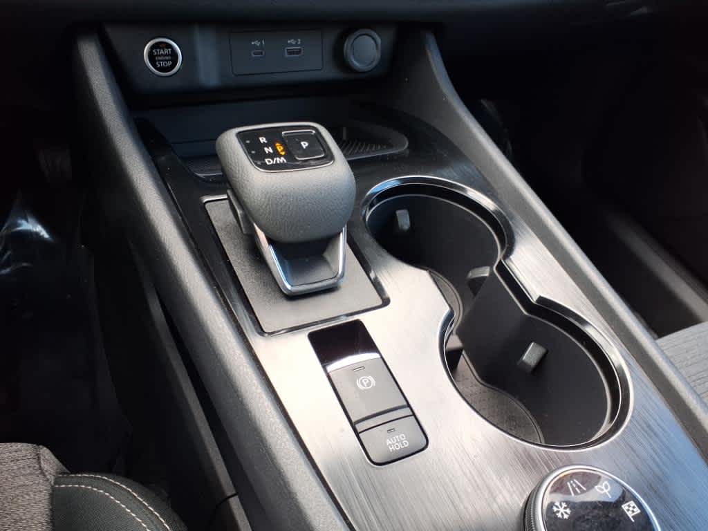 2022 Nissan Rogue S photo 18