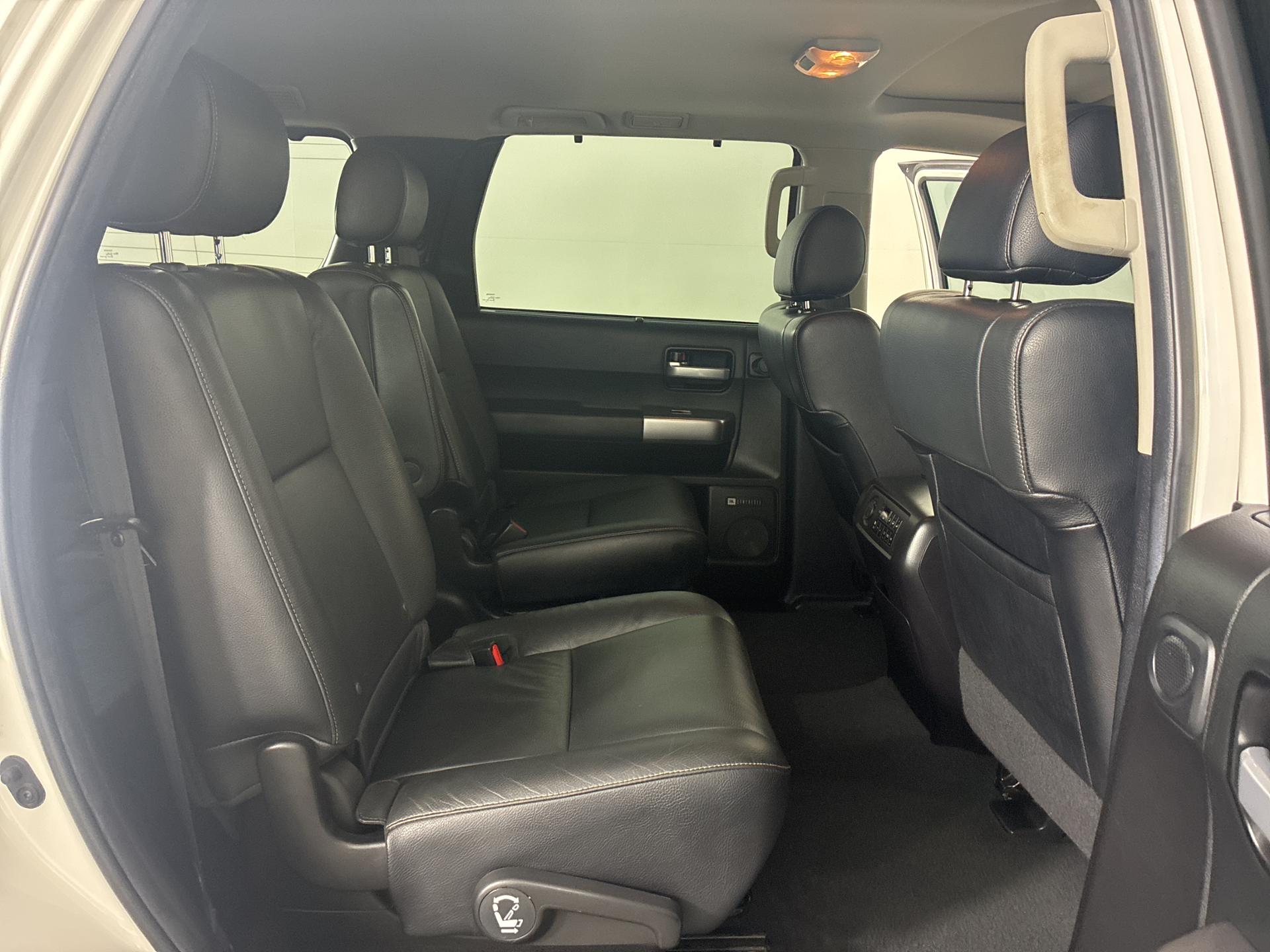 2021 Toyota Sequoia photo 15