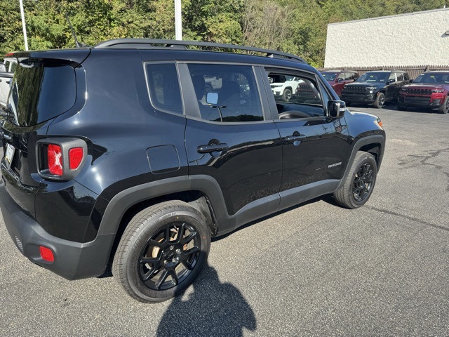 2020 Jeep Renegade Altitude photo 2
