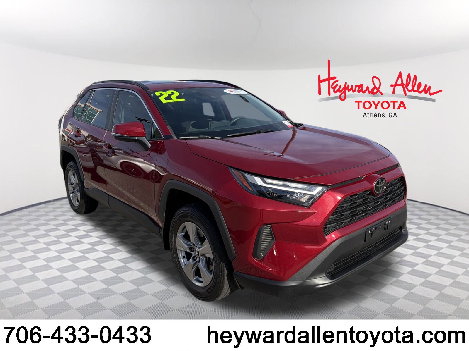 2022 Toyota RAV4 XLE's photo