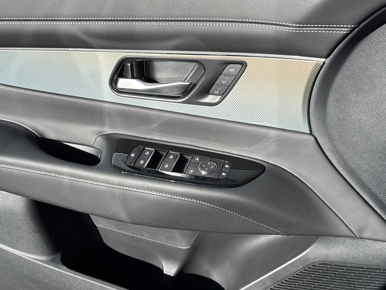 2025 Nissan Murano SL photo 7