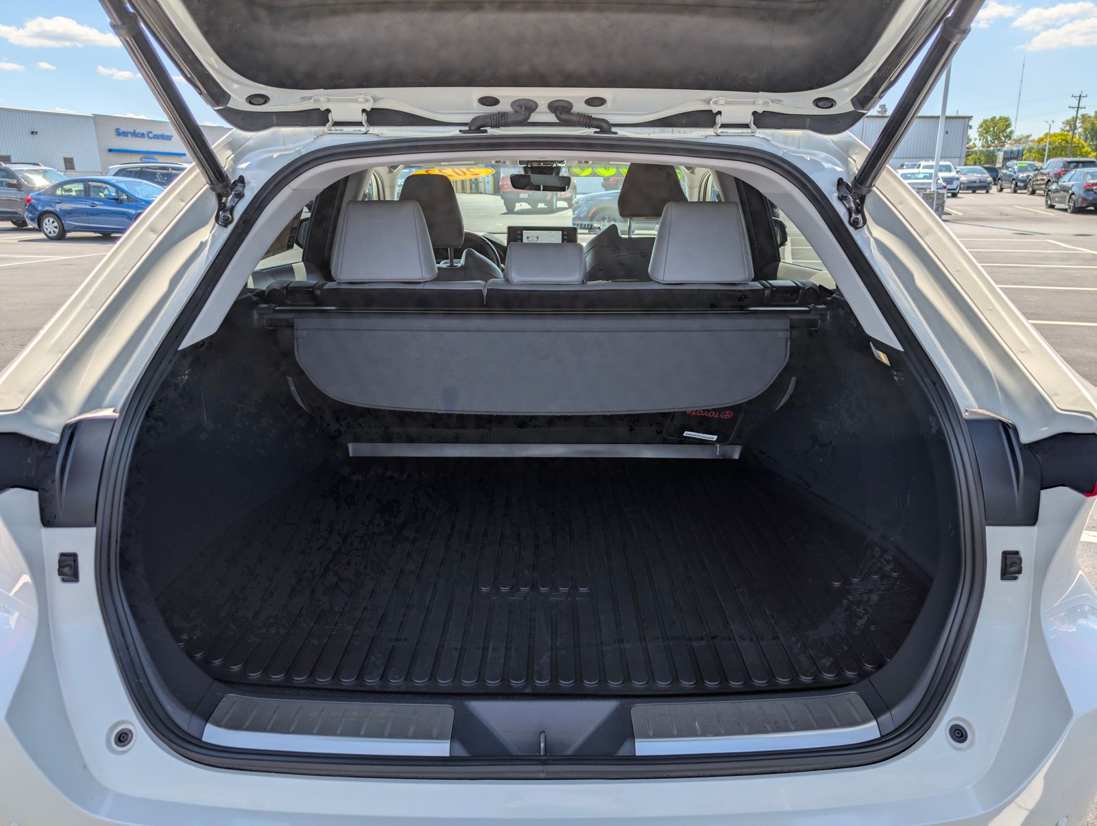 2022 Toyota Venza XLE photo 30