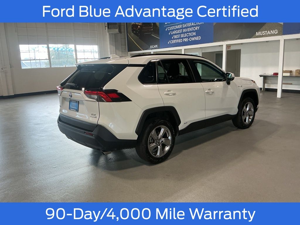 2021 Toyota RAV4 Hybrid XLE Premium photo 4