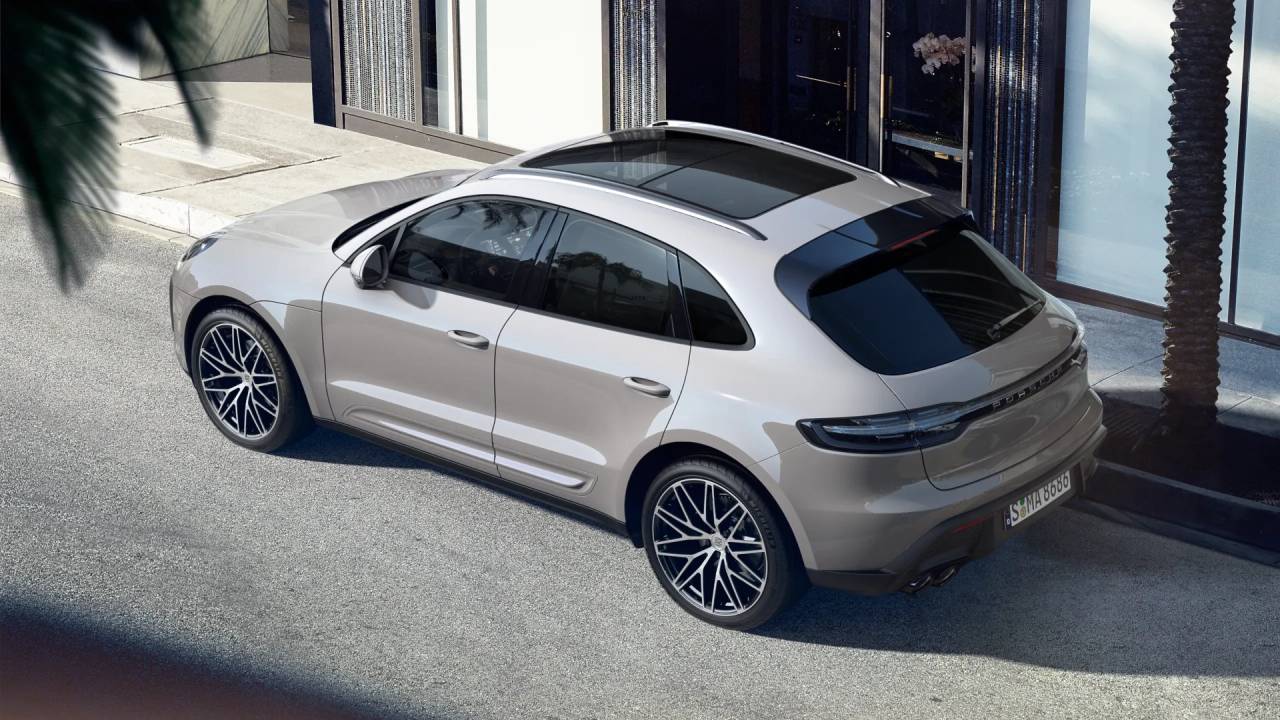 2025 Porsche Macan T photo 4