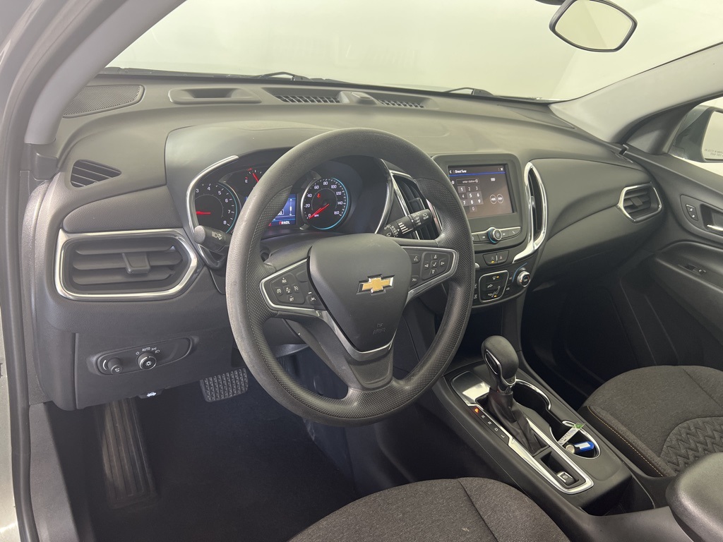 2023 Chevrolet Equinox LT photo 3