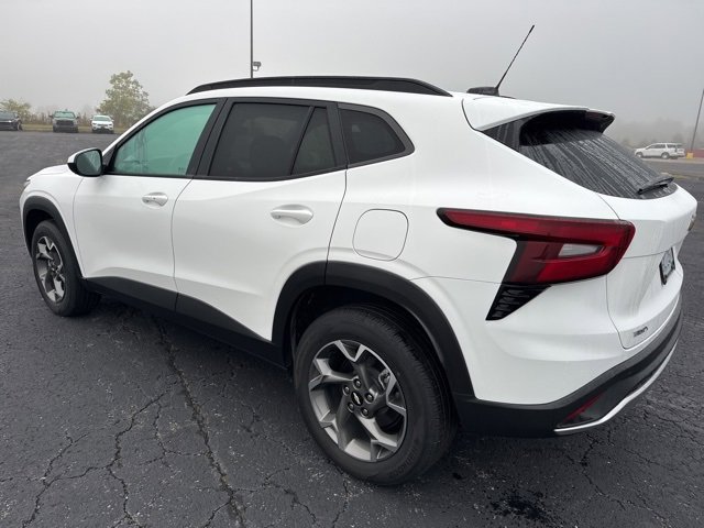 2025 Chevrolet Trax LT photo 5
