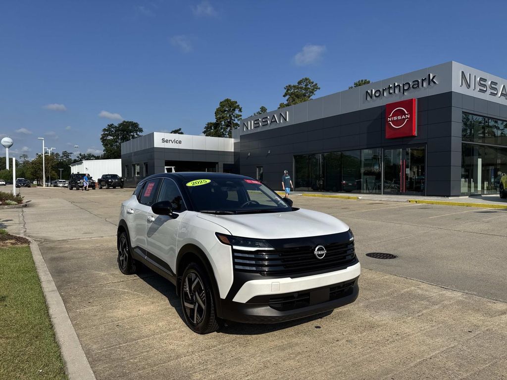 2025 Nissan Kicks SV photo 3
