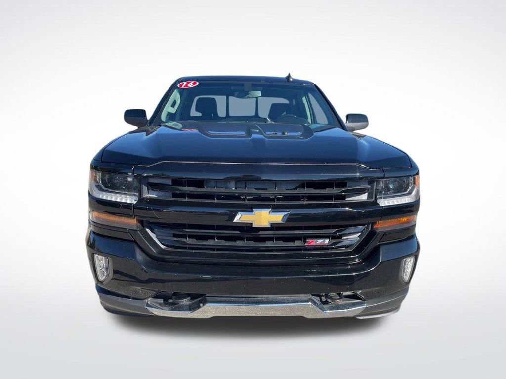 2016 Chevrolet Silverado 1500 LT photo 2