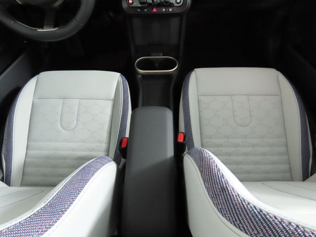 2025 Mini Cooper 2 Door Hardtop Signature photo 18