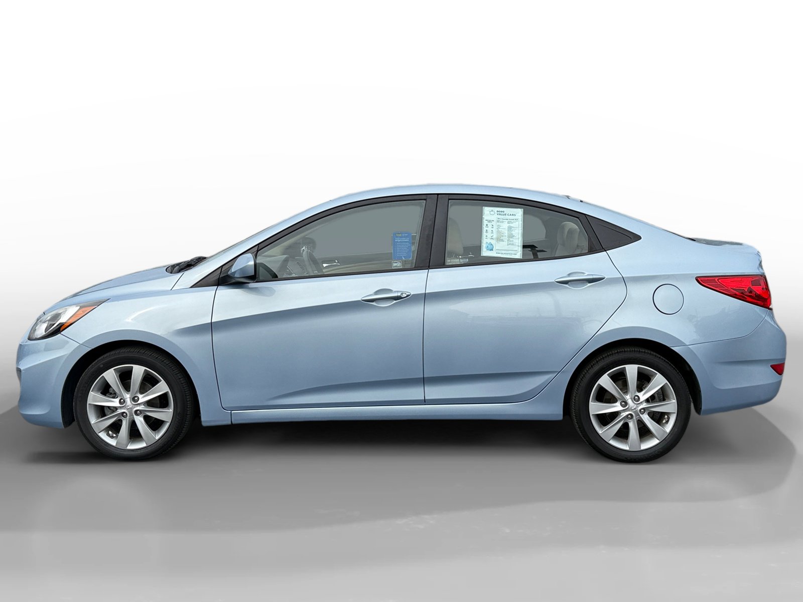2012 Hyundai Accent GLS photo 2