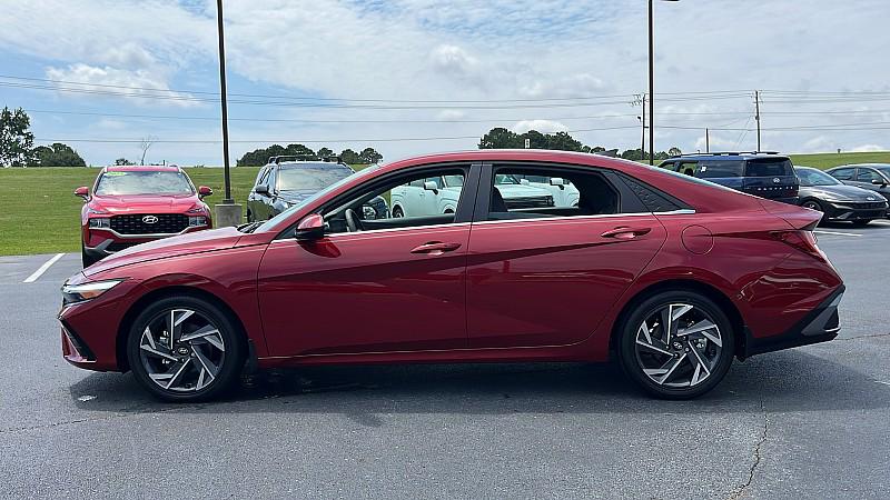 2025 Hyundai Elantra SEL Convenience photo 31