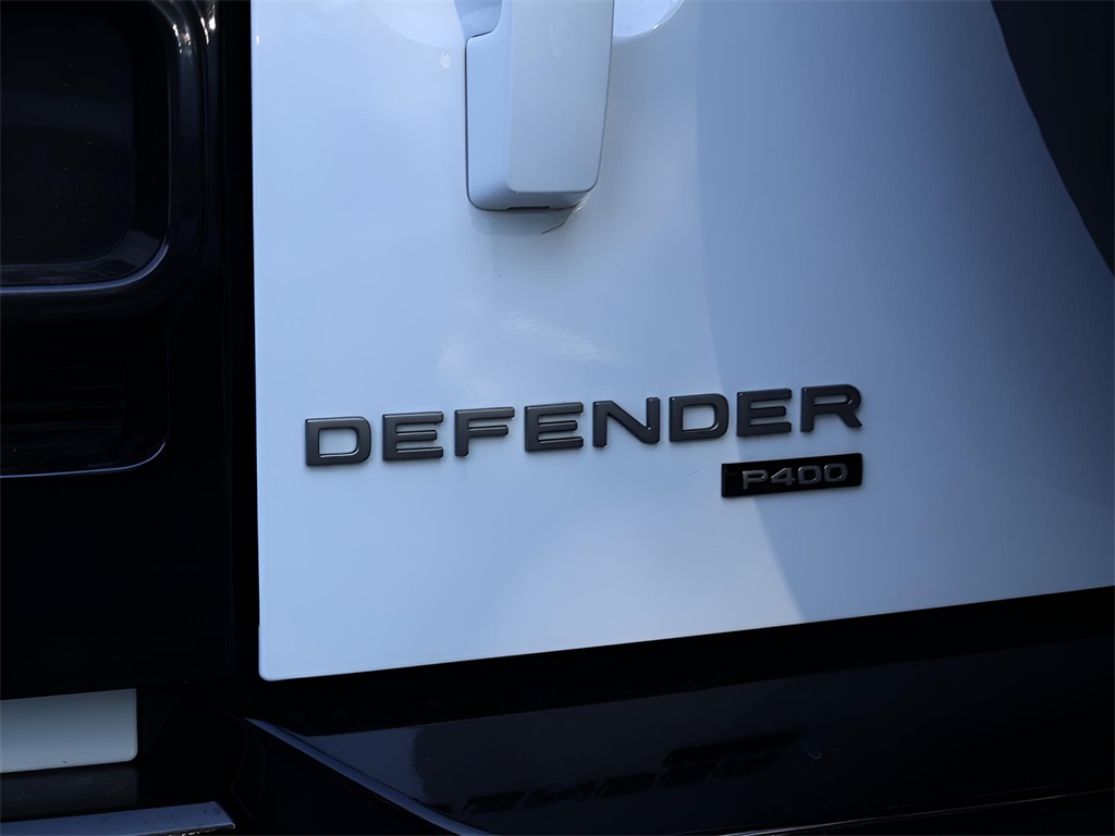 2022 Land Rover Defender 90 X-Dynamic S photo 7