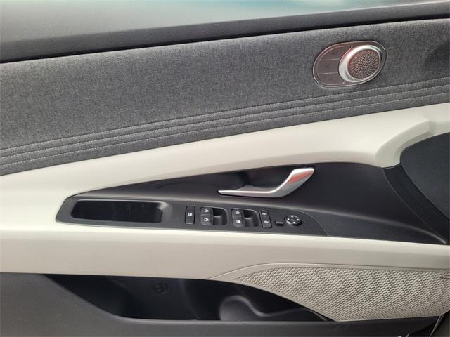 2025 Hyundai Elantra Hybrid Limited photo 25