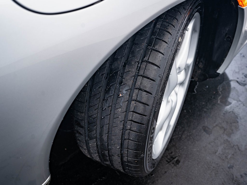 2004 Porsche 911 4S photo 32