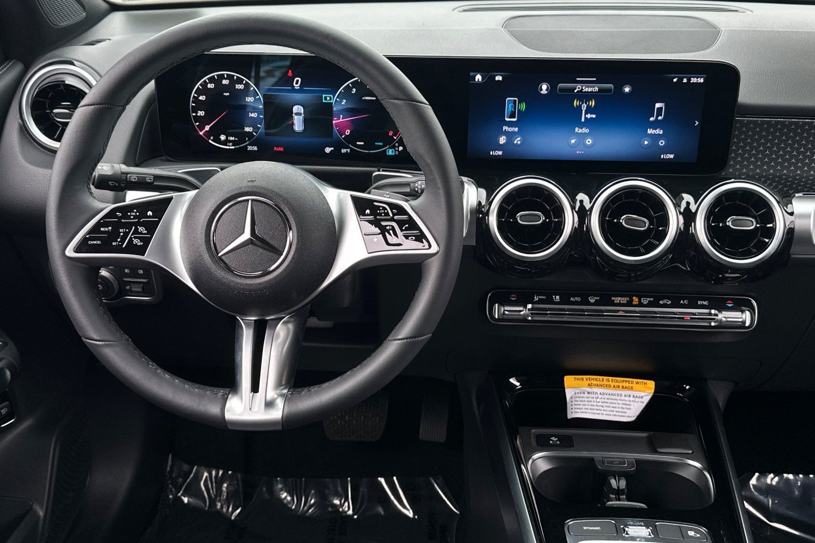 2025 Mercedes Benz GLB 250 photo 21