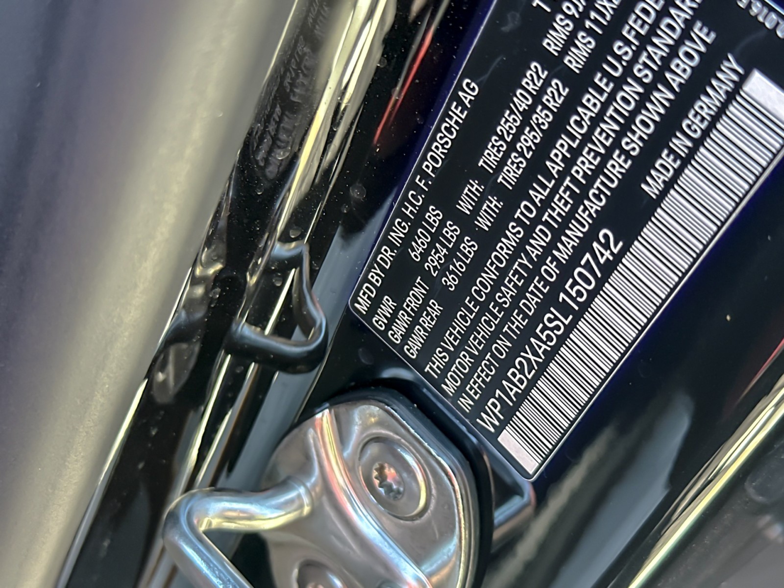 2025 Porsche Macan Electric photo 27