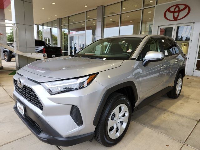 2025 Toyota RAV4 LE photo 3