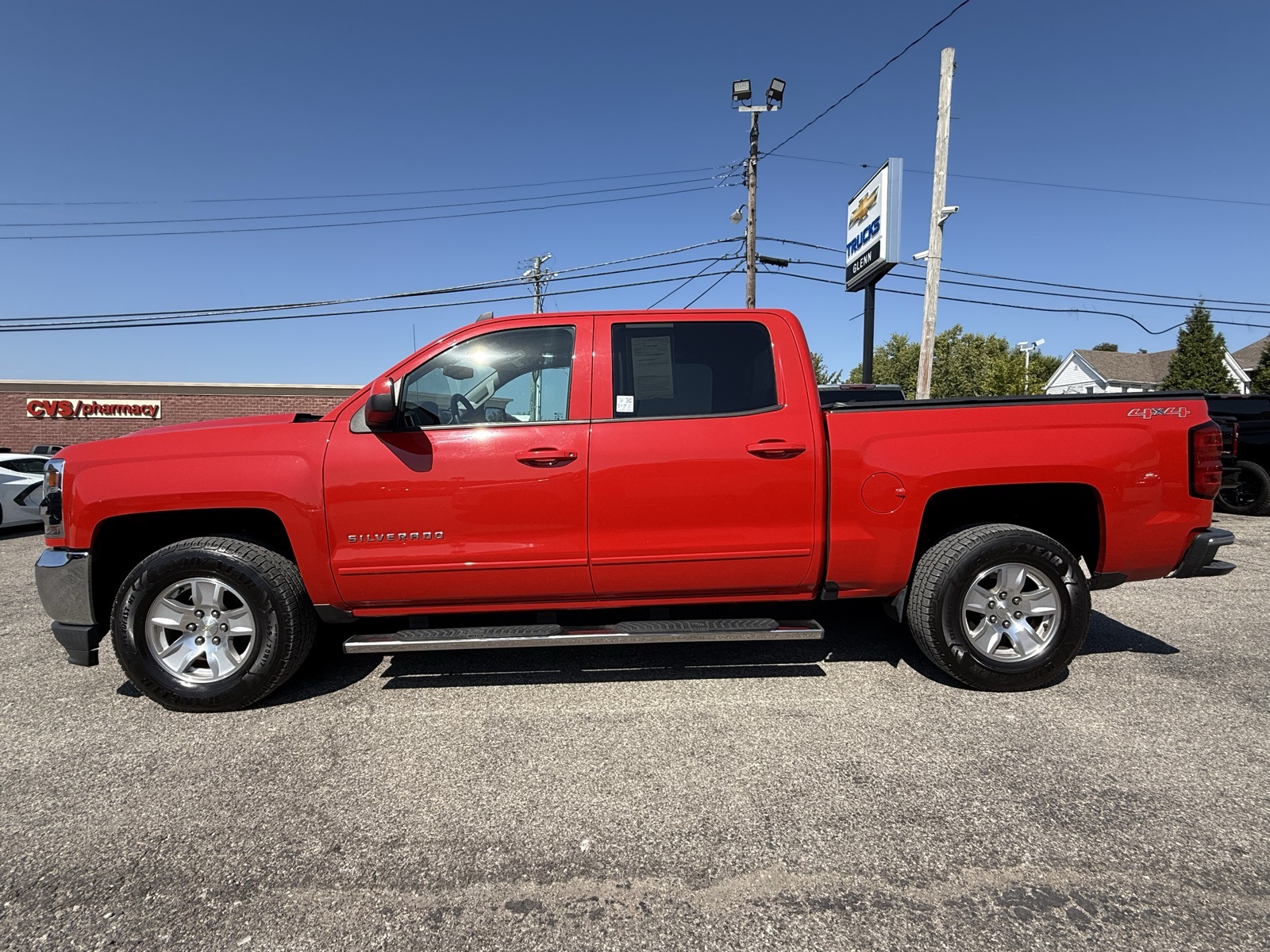 2017 Chevrolet Silverado 1500 LT photo 4