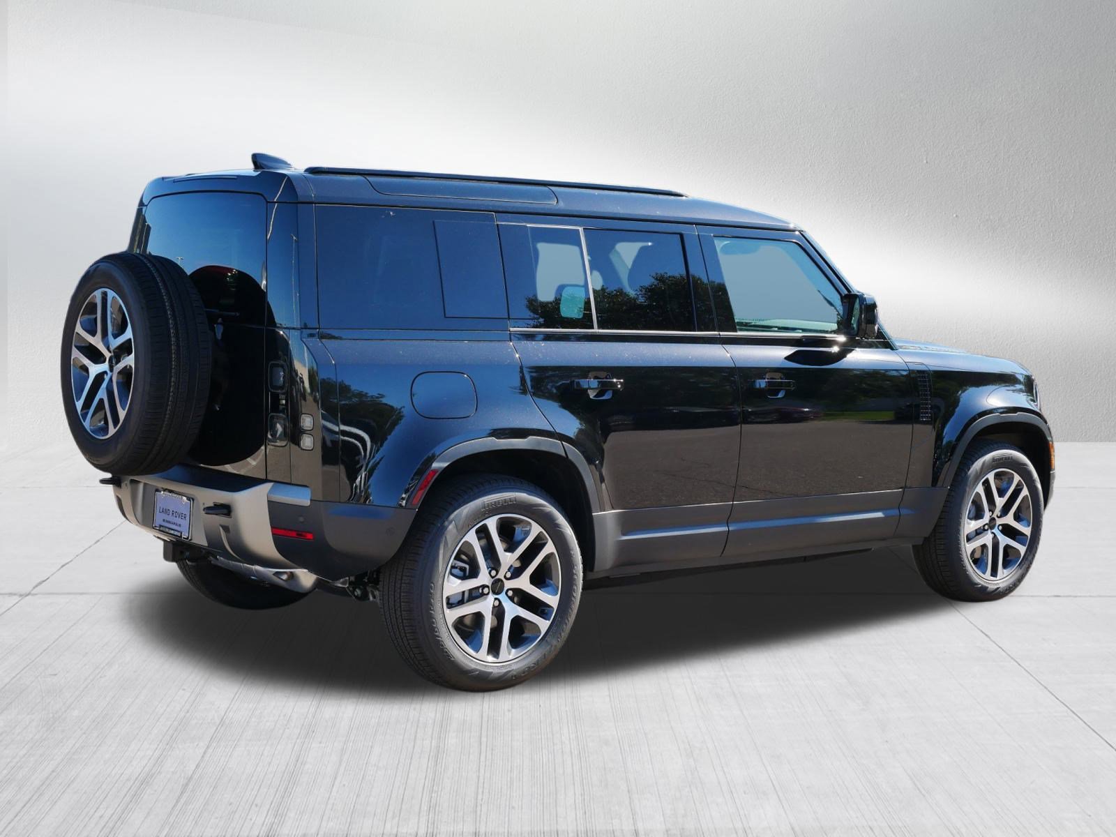 2026 Land Rover Defender 110 S photo 2