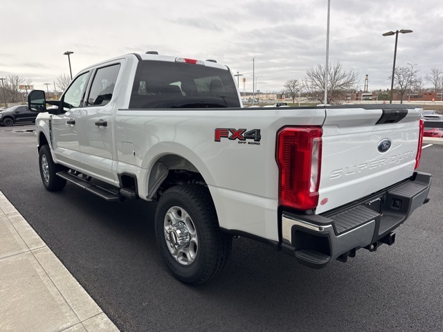 2025 Ford F-350 XLT photo 4