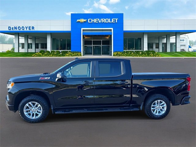 2025 Chevrolet Silverado RST photo 8