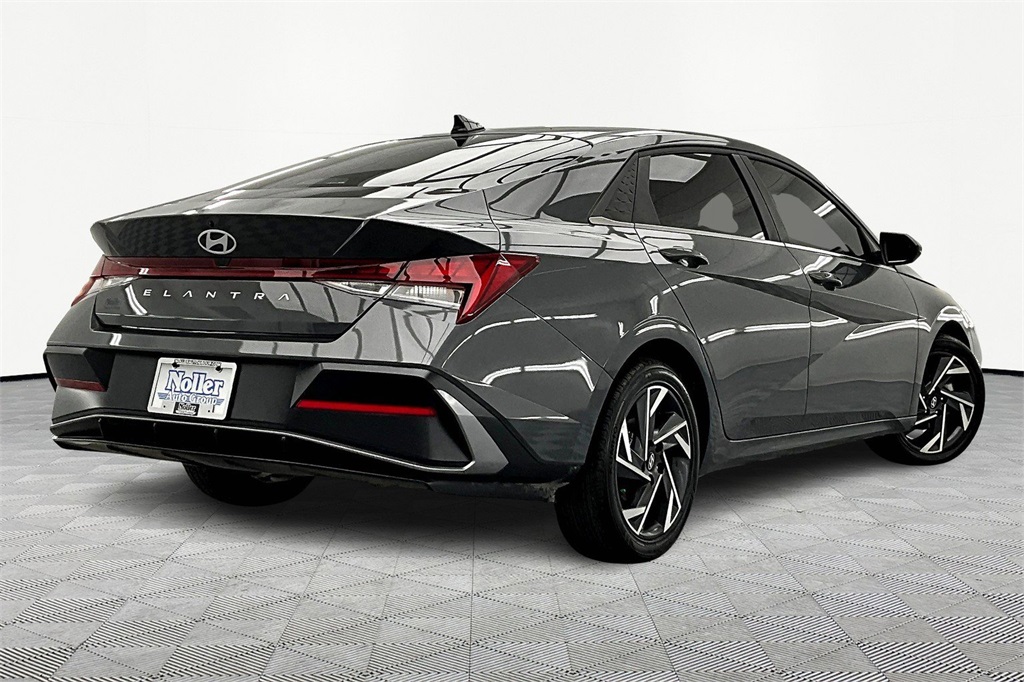 Used 2024 Hyundai Elantra SEL with VIN KMHLS4DG4RU837129 for sale in Kansas City