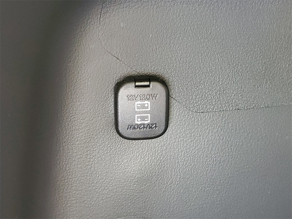 2025 Mazda CX-50 2.5 Select photo 8