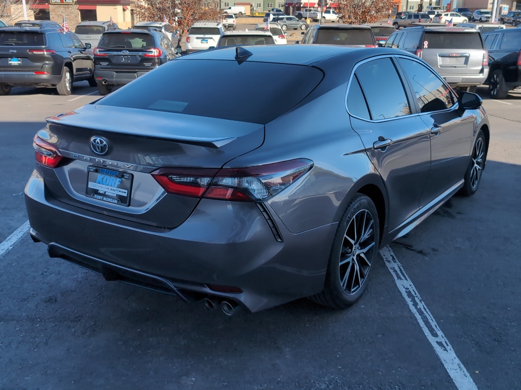 2023 Toyota Camry SE photo 4