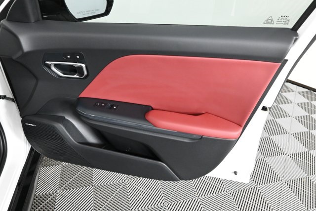 2025 Kia K4 GT-Line photo 12