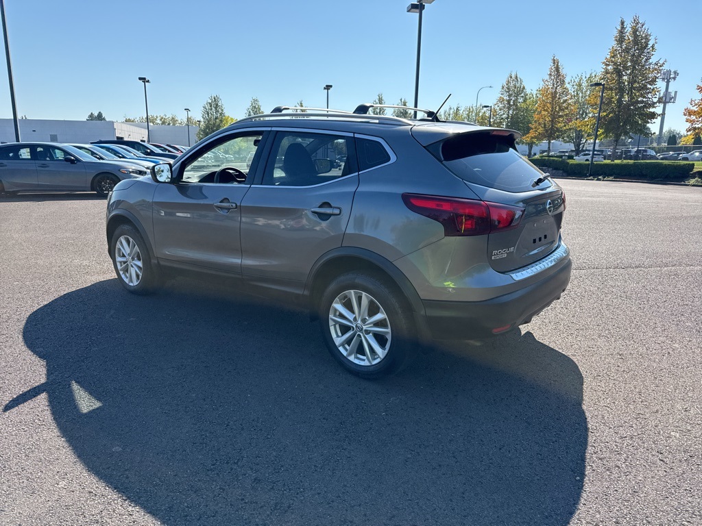 2018 Nissan Rogue Sport SV photo 4
