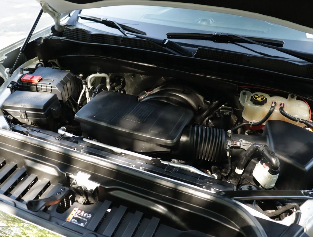 Used 2022 White Frost Tricoat GMC Denali image 36