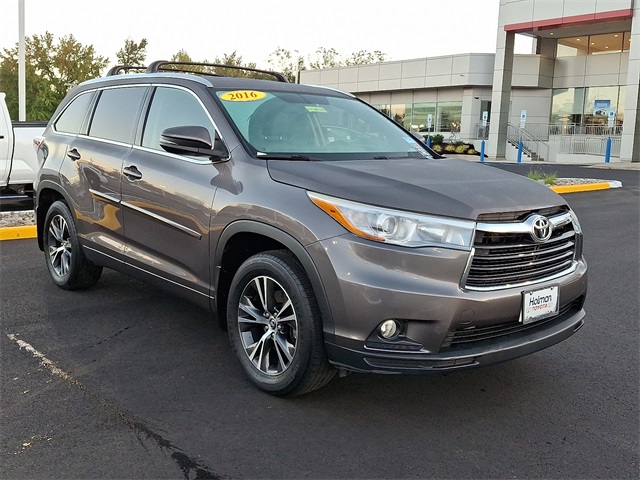 2016 Toyota Highlander XLE photo 2