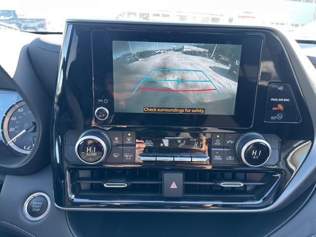 2024 Toyota Highlander LE photo 27
