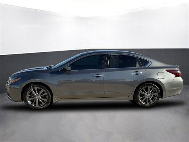 Used 2018 Nissan Altima SR with VIN 1N4AL3AP2JC153140 for sale in Kansas City